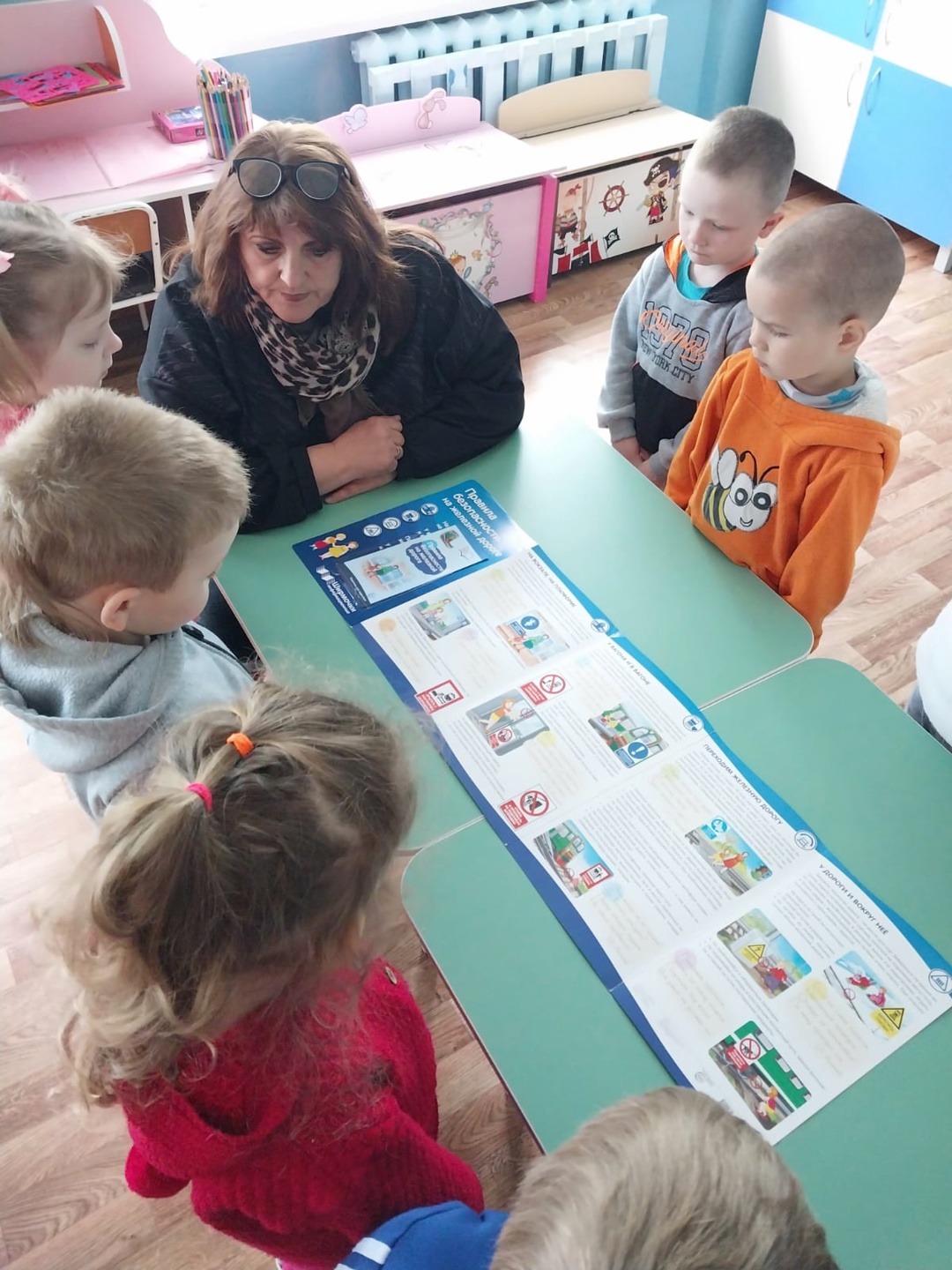 Для воспитанников Дубровского детского сада № 2 прошли мероприятия, посвященные безопасности на железной дороге