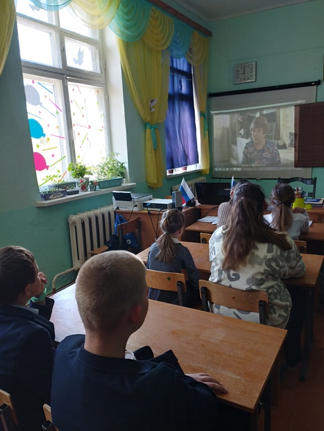 Для учащихся Рябчинской СОШ состоялся классный час «Детство, опаленное войной».