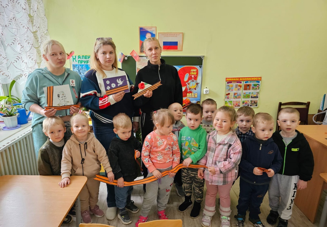 Для воспитанников Дубровской № 1 СОШ состоялся мастер-класс «Георгиевская ленточка своими руками»