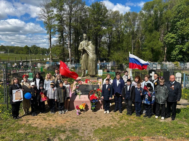 Учащиеся Давыдчинской ООШ приняли участие в торжественном митинге «Вечной памятью живы!»