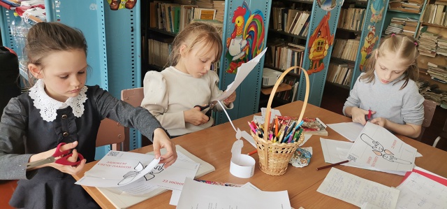 Для учащихся Рябчинской СОШ состоялся классный час «Свеча памяти»