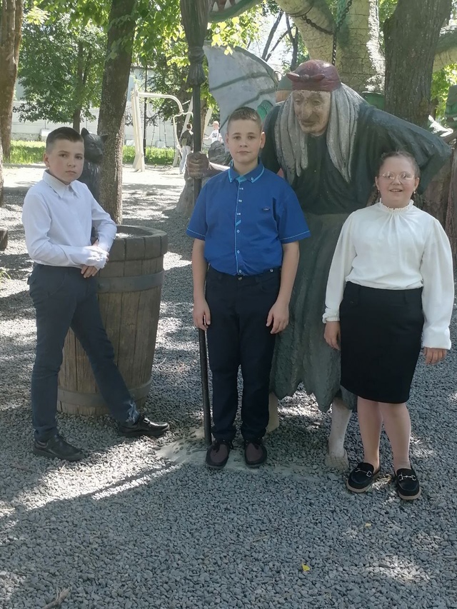 Воспитанники ГБУ КЦСОН Дубровского района приняли участие в акции «Сказка в подарок»