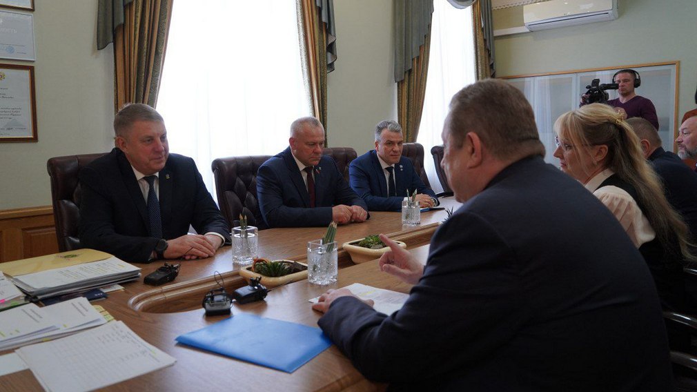 Александр Богомаз провел рабочую встречу с гендиректором РТРС