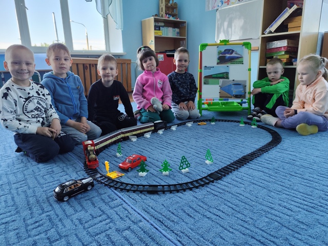 Для воспитанников Дубровского детского сада №4 состоялось занятие «Железнодорожный транспорт»