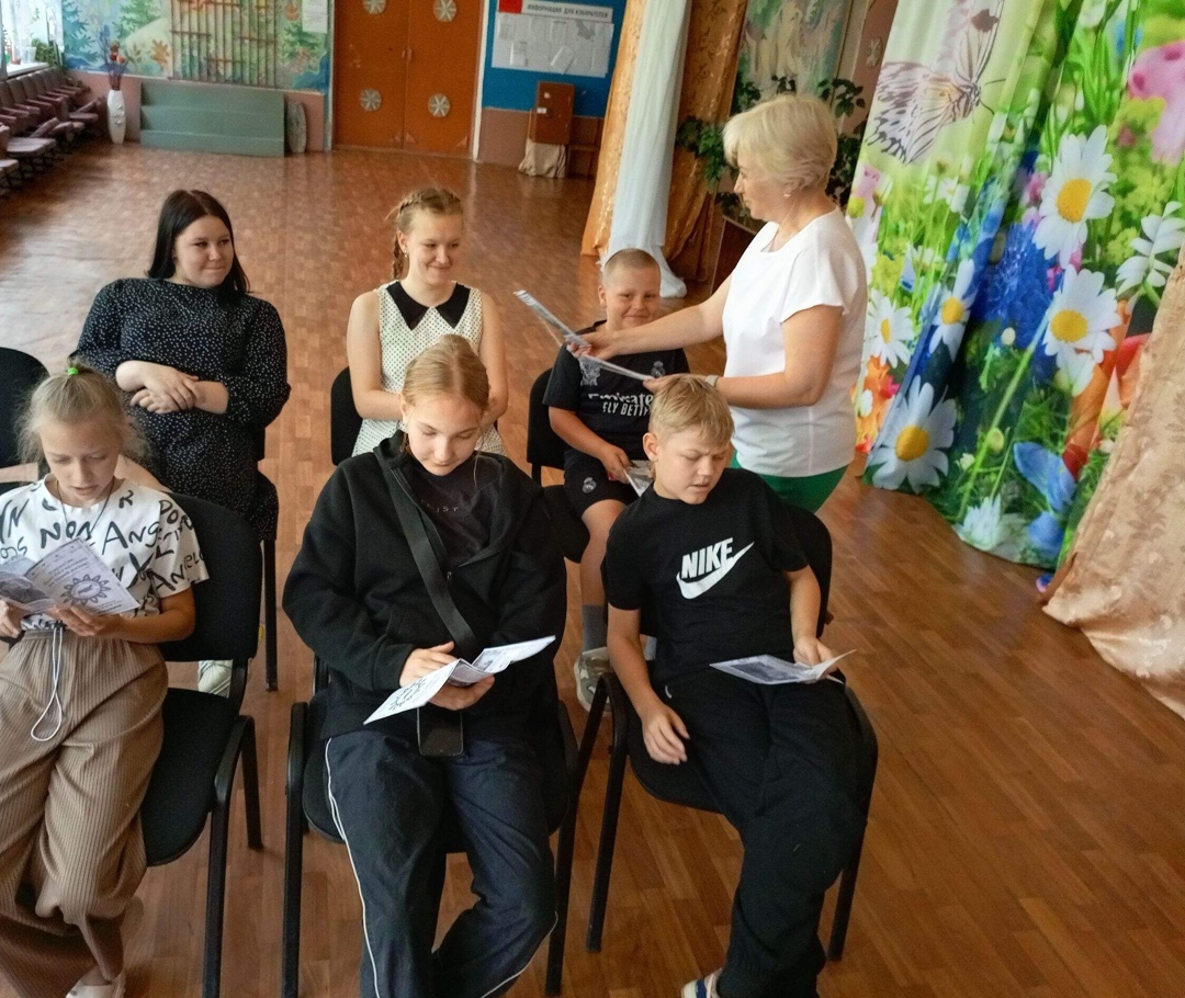 В СП»Рековический СДК » прошел информационный час «Наркотики! Остановись и подумай»