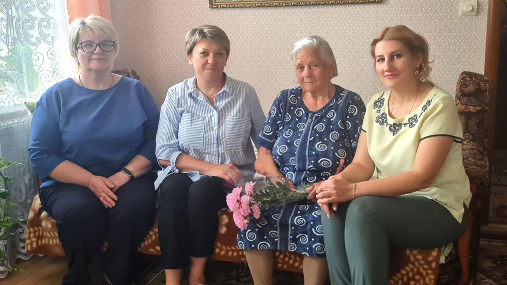 Президент РФ Владимир Путин поздравил с юбилеем жительницу Суземского района