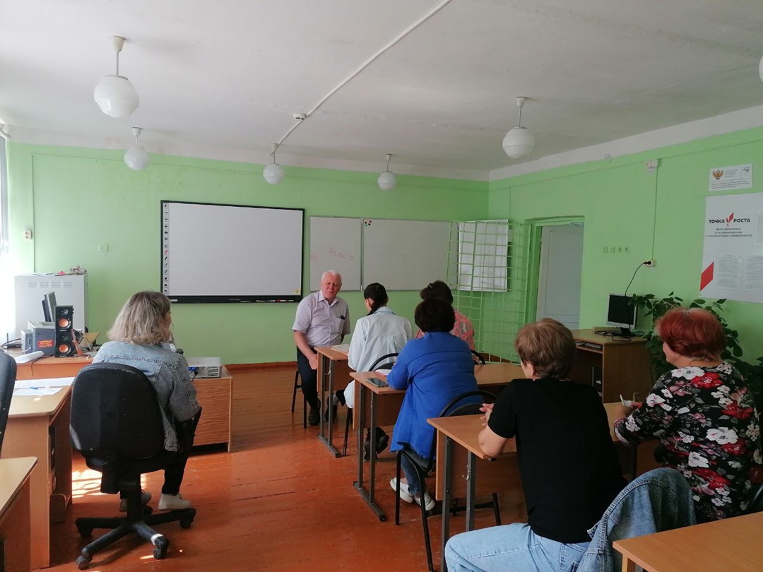 Для коллектива Давыдчинской ООШ прошла встреча с директором ГКУ ЦЗН Дубровского района