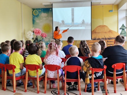 Для воспитанников Дубровского детского сада №4  состоялась виртуальная экскурсияю «По местам воинской славы Брянской области»