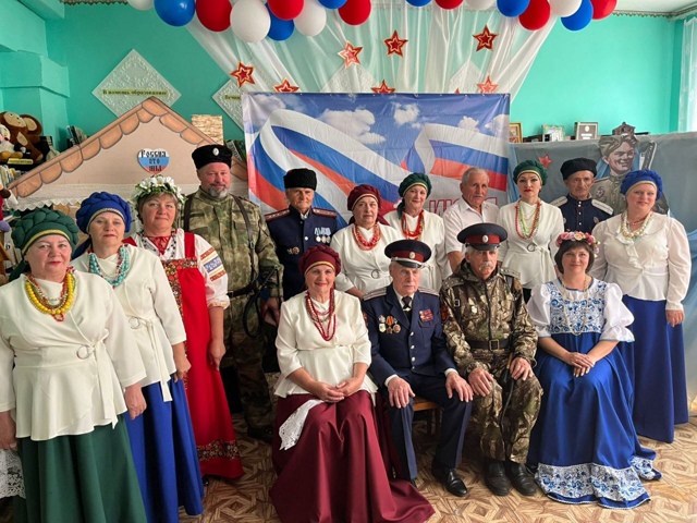 В Рековичской библиотеке прошло мероприятие «Я люблю тебя, Россия»