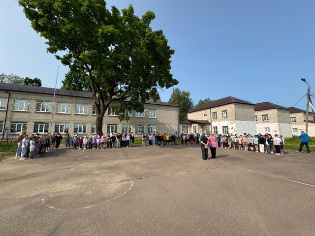 В Дубровской №1 СОШ состоялось открытия летнего пришкольного лагеря «Дружба»