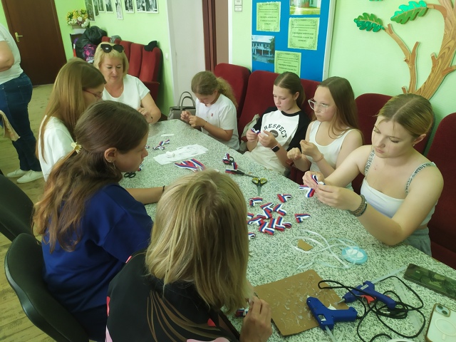 Для участников «Движение первых» прошел мастер-класс по изготовлению броши