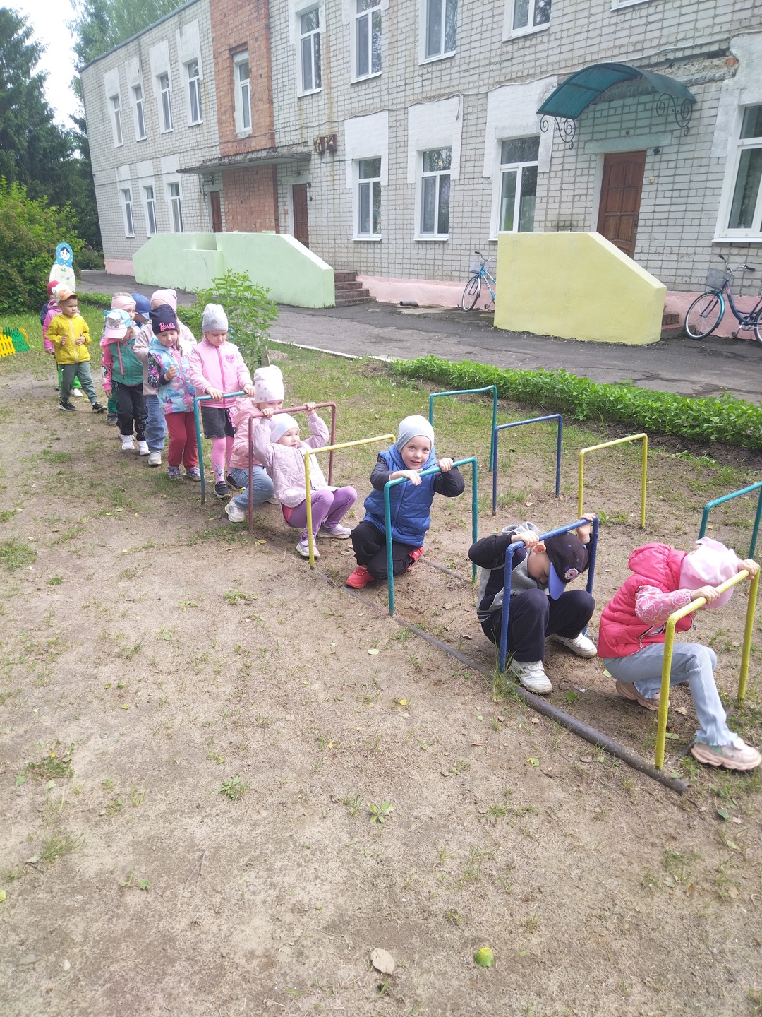 Для воспитанников Дубровского детского сада №2 прошел день, посвященный занятиям на спортплощадке