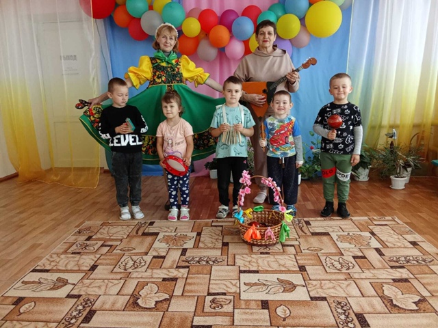 Для воспитанников Пеклинского Детского сада прошло мероприятие «Немудреных три струны – символ русской старины»