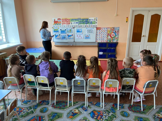 Для воспитанников Дубровского детского сада №4 прошла беседа «Правила поведения на водных объектах в летний период»