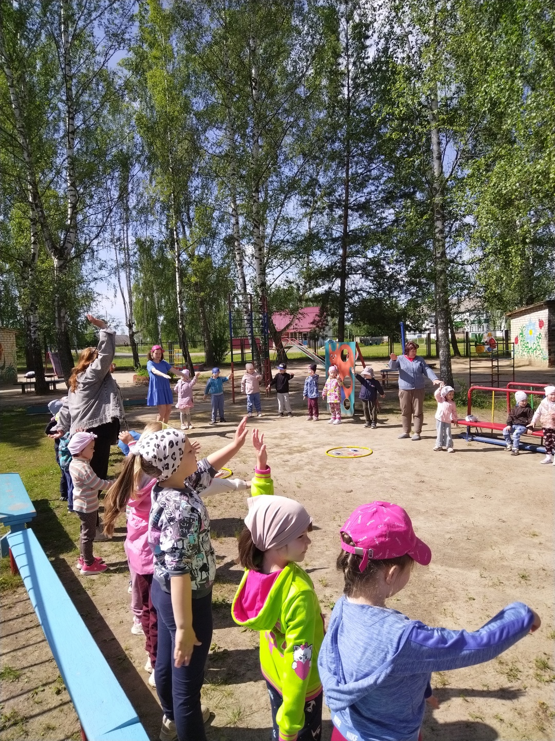 Для воспитанников Дубровского детского сада № 2 состоялся спортивный праздник «Быстрее, выше, сильнее»