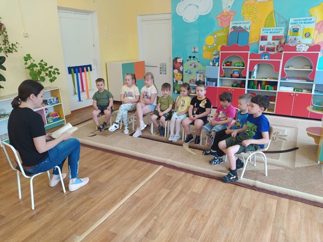 В Дубровском детском саду № 2 состоялось чтение рассказов о природе