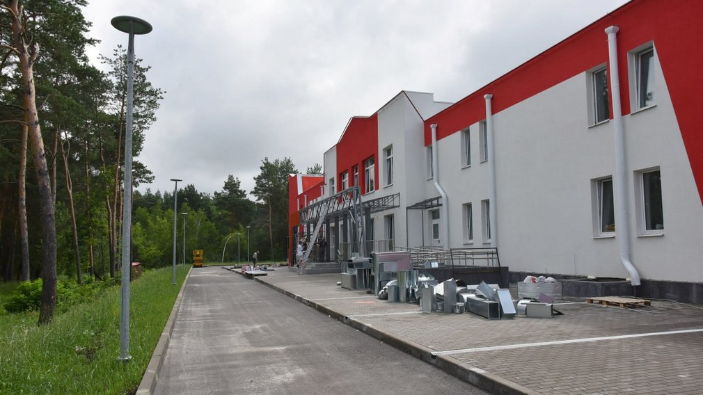 В Брянске в Фокинском районе активно введется строительство дворца зимних видов спорта