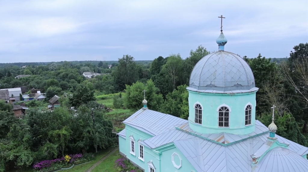 Брянский юрист и резчик взялись за восстановление храма в Злынке