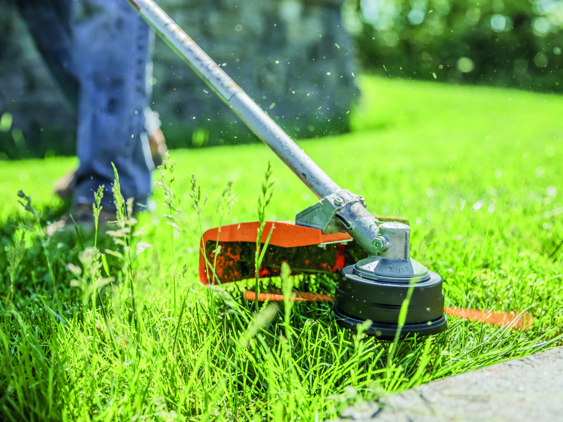 ООО «Жилкомсервис Дубровка» ведет деятельность по обслуживанию придомовых территорий