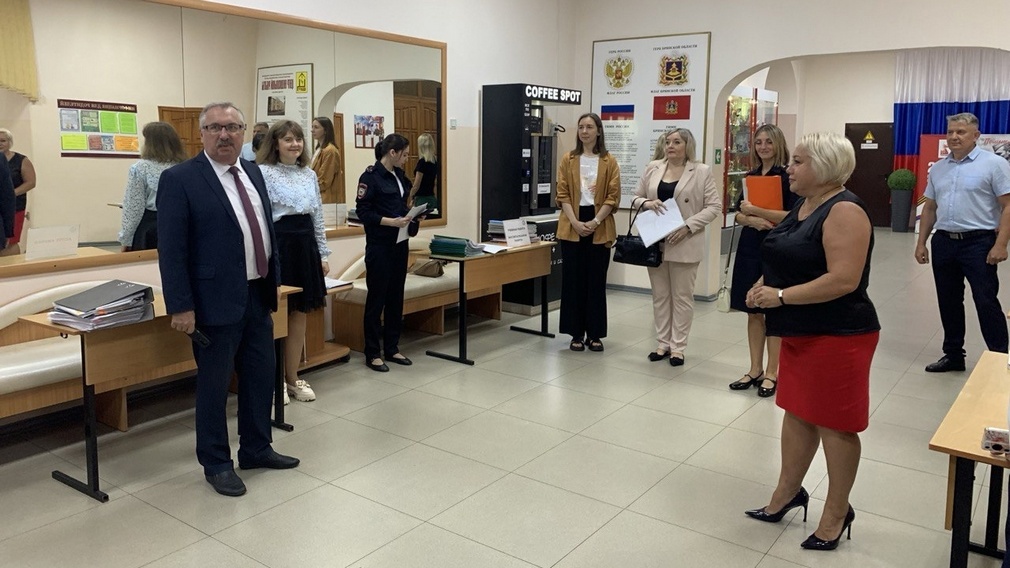 В Брянске к началу учебного года проверяют готовность образовательных учреждений