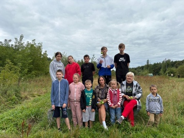 Воспитанники ГБУ КЦСОН Дубровского района совершили поход на природу