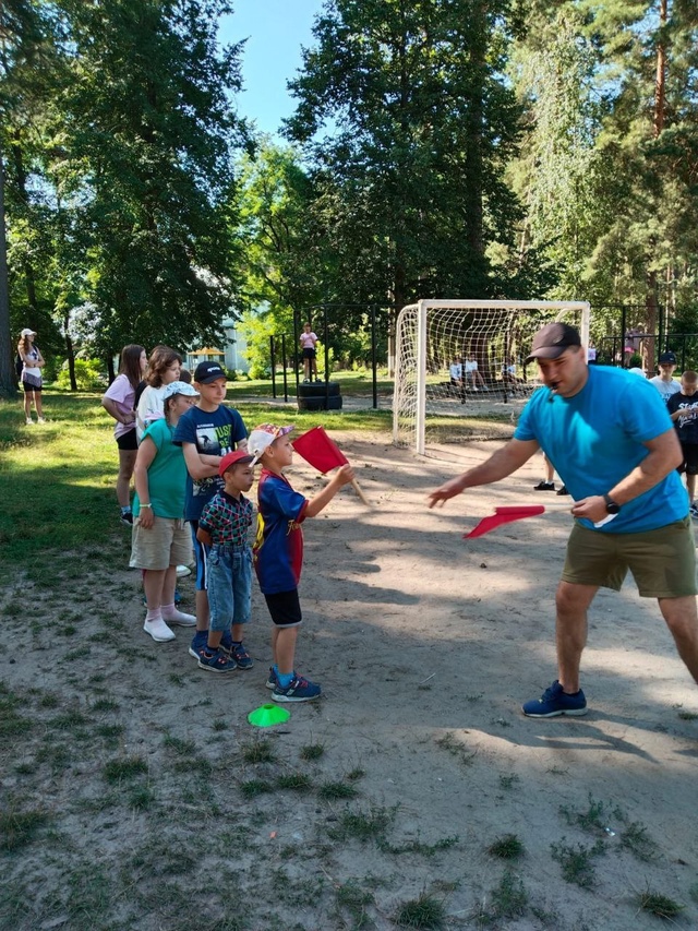 Воспитанники ГБУ КЦСОН Дубровского района приняли участие в «Веселых стартах»