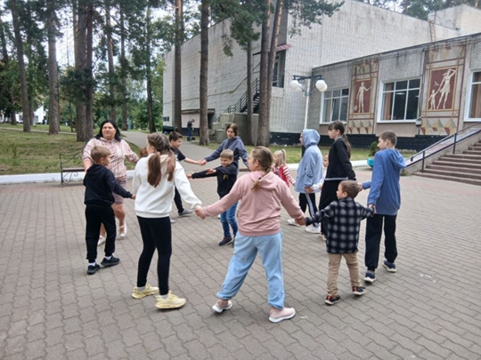 Воспитанники ГБУ КЦСОН Дубровского района приняли участие в мероприятиях «Веселая планета»