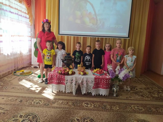 Для воспитанников Дубровского детского сада № 2 прошло мероприятие «Яблочный Спас»