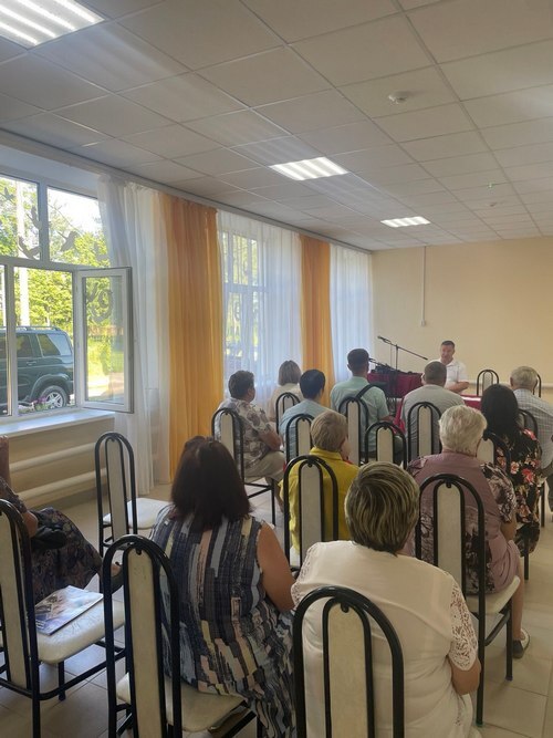 Глава администрации Дубровского района проводит информационные встречи с дубровчанами