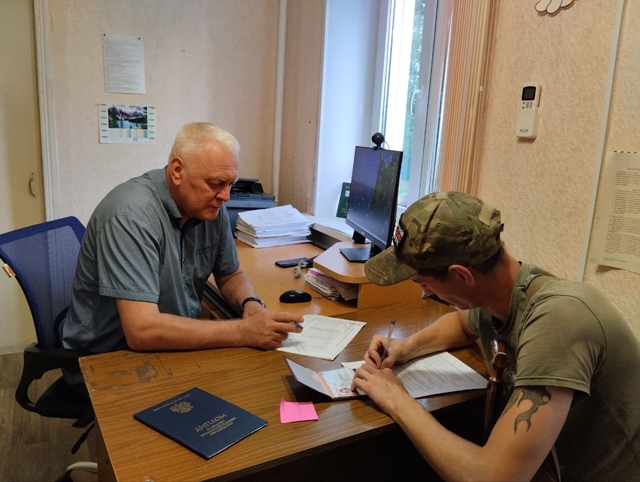 В ЦЗН Дубровского района оказывается комплексная помощь участникам СВО