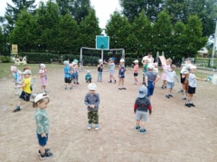 Для воспитанников Дубровского детского сада №4 «Золотой ключик» состоялось мероприятие «День мыльных пузырей»