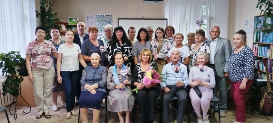 В Дубровской библиотеке состоялась встреча с поэтессой А.С.Тарасовой