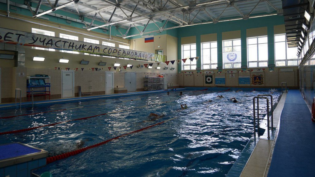 Для жителей Дятьково работает ФОК «Олимп» с 2-я бассейнами и ледовый дворец