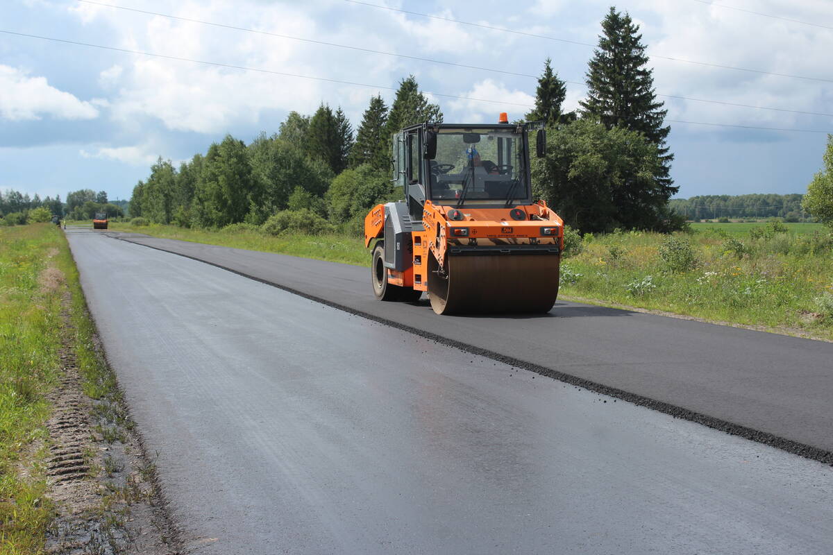 В Суземском районе продолжается капитальный ремонт дороги «Украина – Суземка»