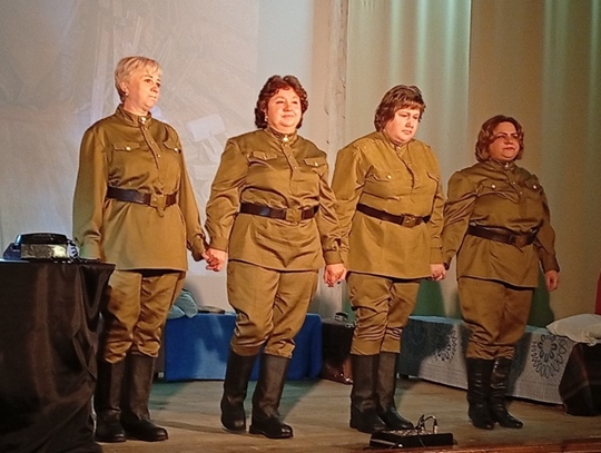 В Дубровке состоялась театральная постановка «Это, девушки, война… «