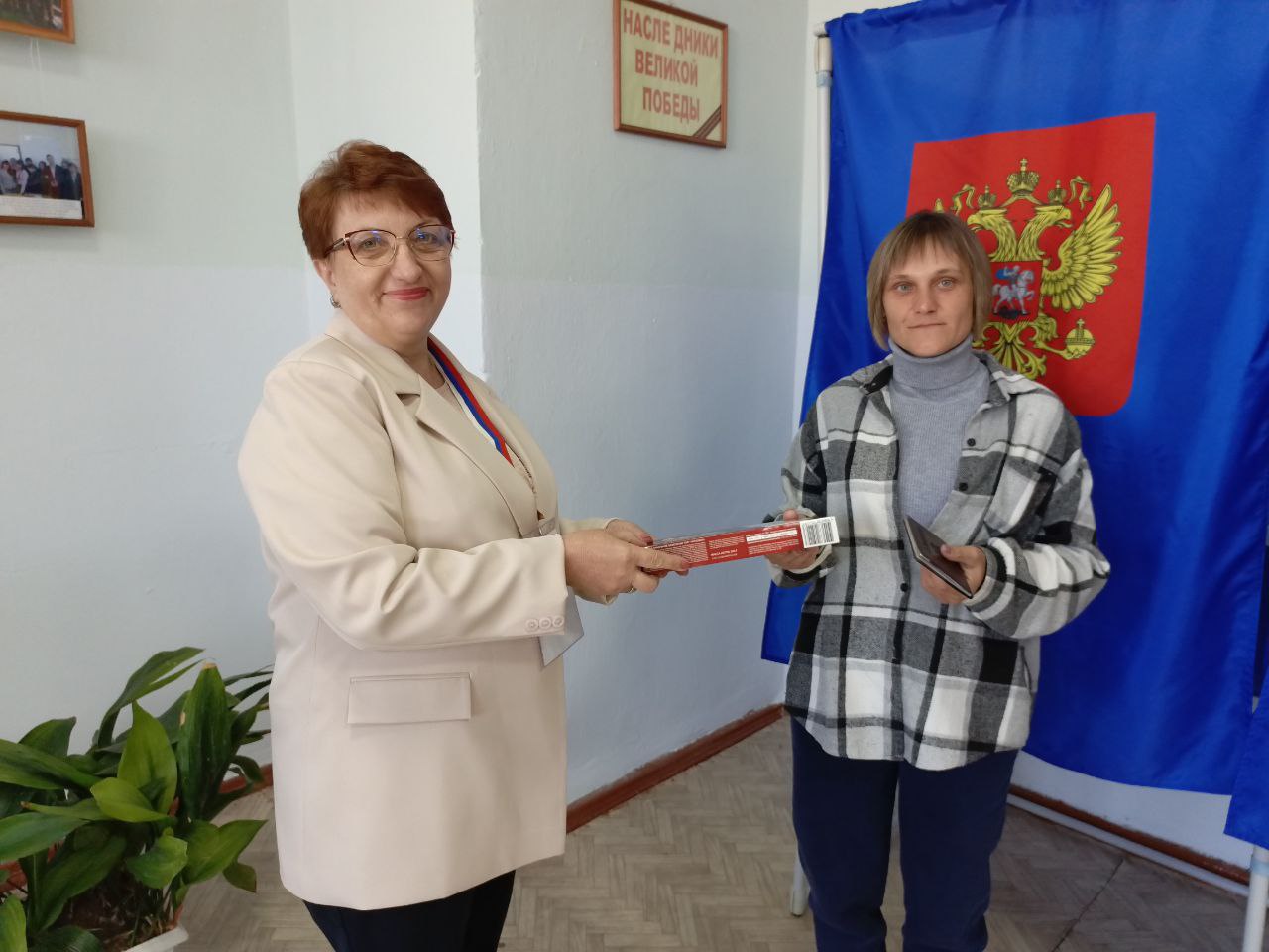 В Дубровском районе голосуют первые избиратели