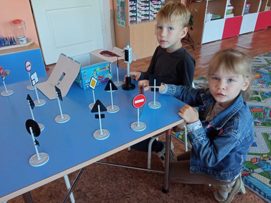 В Дубровском детском саду № 4 состоялась акция «Учим Правила дорожного движения дома»