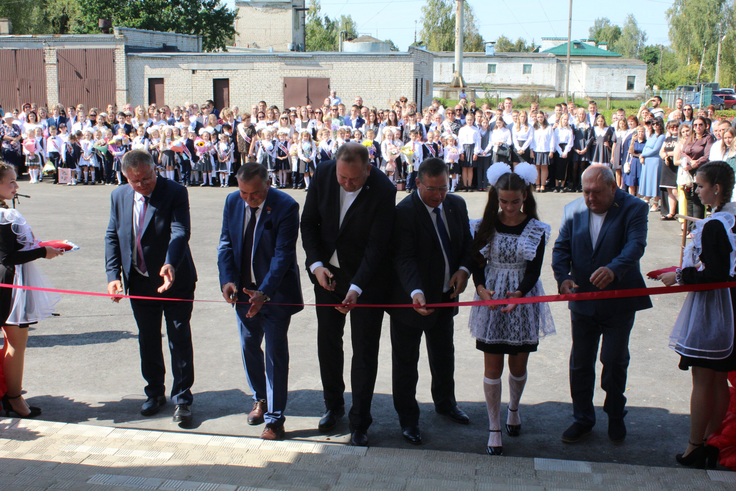 В Дубровке состоялось торжественное открытие после капремонта МБОУ Дубровской № 2 СОШ