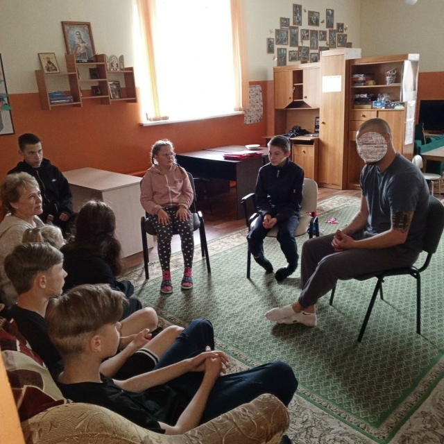 Для воспитанников ГБУ КЦСОН Дубровского района прошла встреча с участником боевых действий в зоне СВО