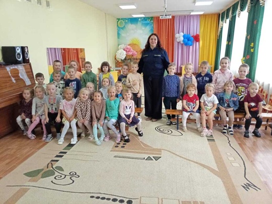 Для воспитанников Дубровского детского сада № 4 состоялась встреча с начальником МУЦ «ЕДДС 112» Дубровского района