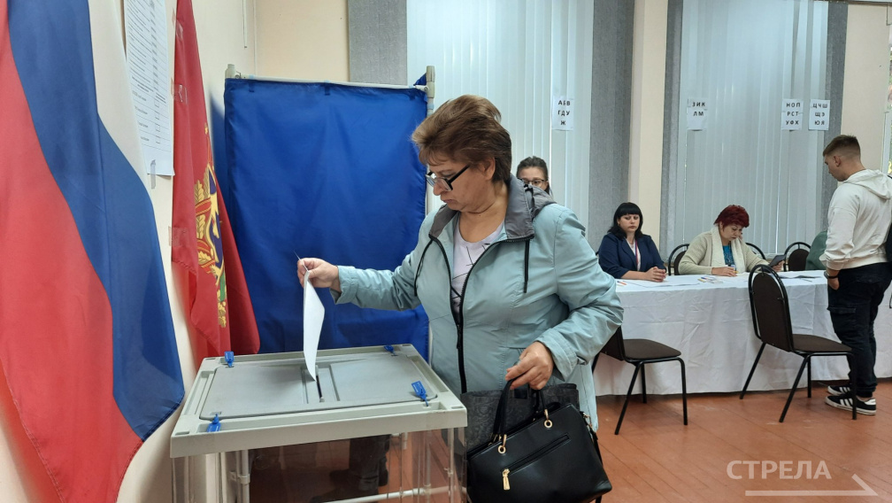 В Брянске избиратели идут с самого утра на участки для голосования