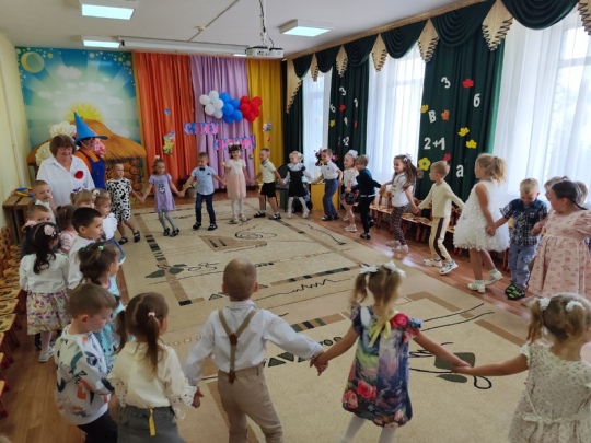 Для воспитанников Дубровского детского сада № 4 прошел праздник, посвященный 1 сентября