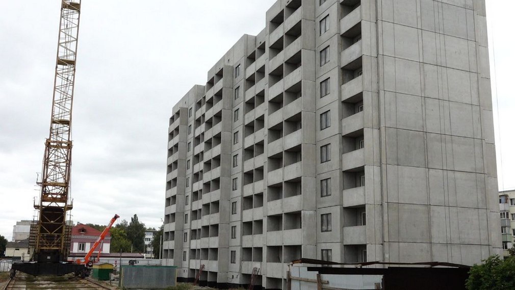 В Брянске подходит к завершению строительство дома с социальными квартирами