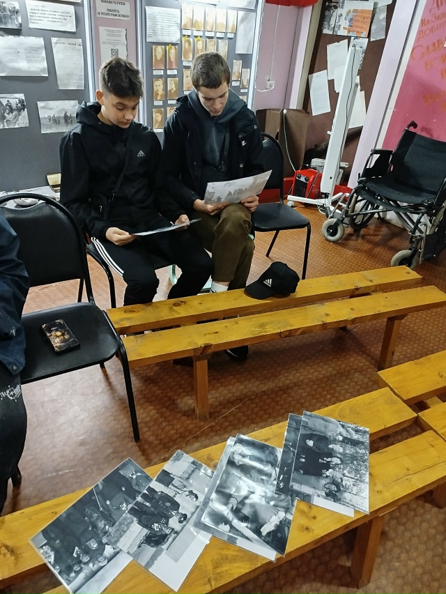 Учащиеся Дубровской вечерней школы посетили Дубровский районный краеведческий музей