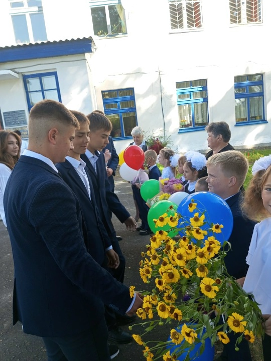 В Рябчинской СОШ первый звонок открыл новый учебный год