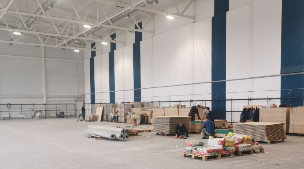 Строительство спортивного комплекса в Клетне идет по графику