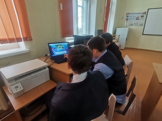 Для учащихся Рябчинской СОШ прошел урок «ИИ-агенты»