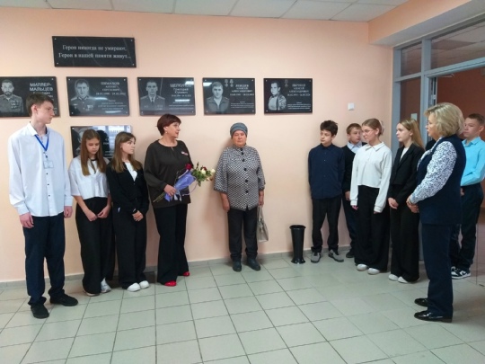 Школьники Дубровского района почтили память погибшего солдата