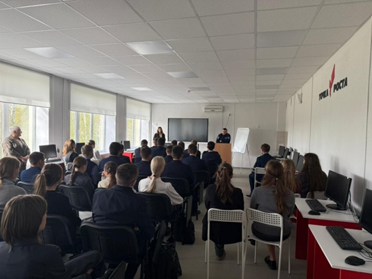 Жуковские автоинспекторы провели профилактическое занятие с подростками