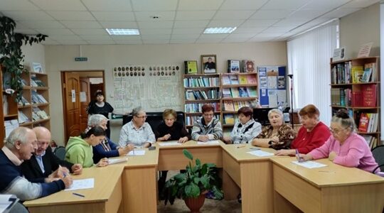 В Дубровской библиотеке прошло мероприятие, посвященное Дню бабушек и дедушек